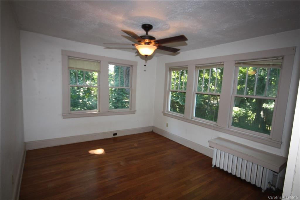 1 Salem Avenue - Photo 6