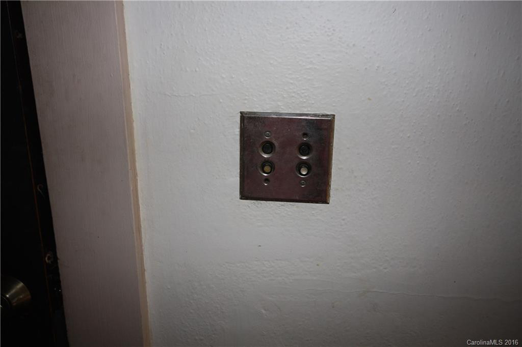 1 Salem Avenue - Photo 9