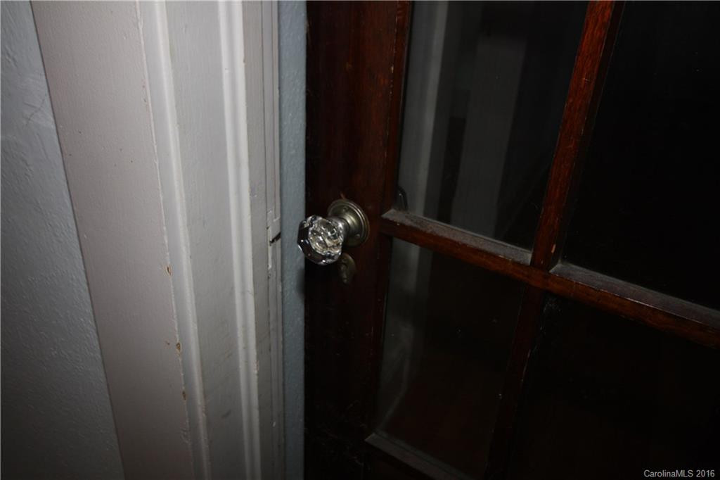 1 Salem Avenue - Photo 10