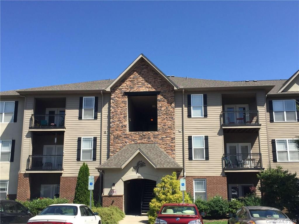 202 Brickton Village Circle #304