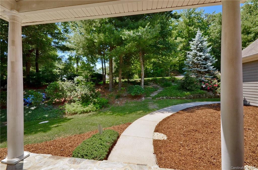 526 Overlook Drive - Photo 2