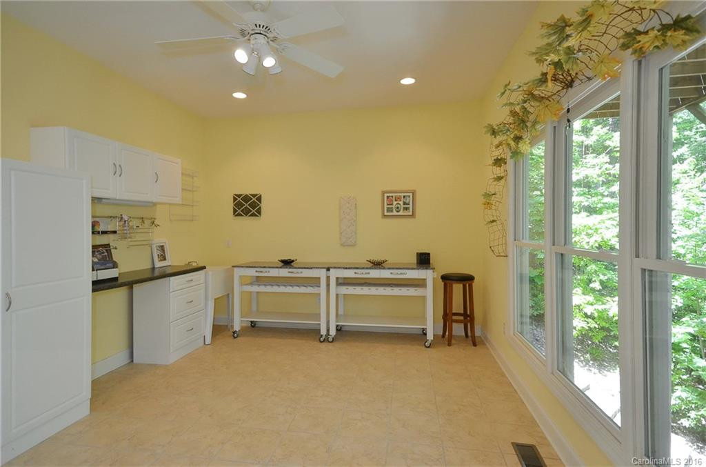 526 Overlook Drive - Photo 15