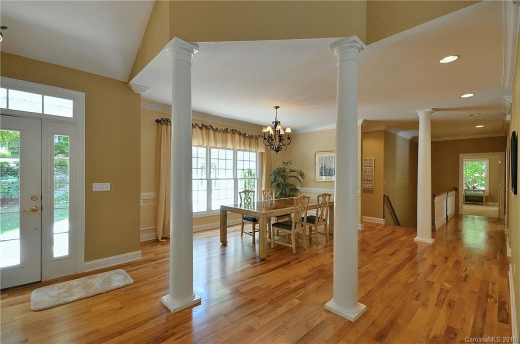 526 Overlook Drive - Photo 4