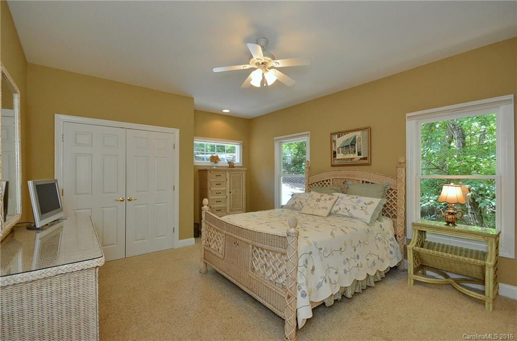 526 Overlook Drive - Photo 9