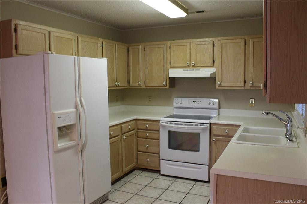 402 Glensprings Court #43 - Photo 3