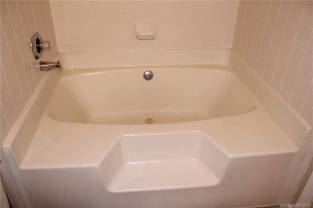 402 Glensprings Court #43 - Photo 10