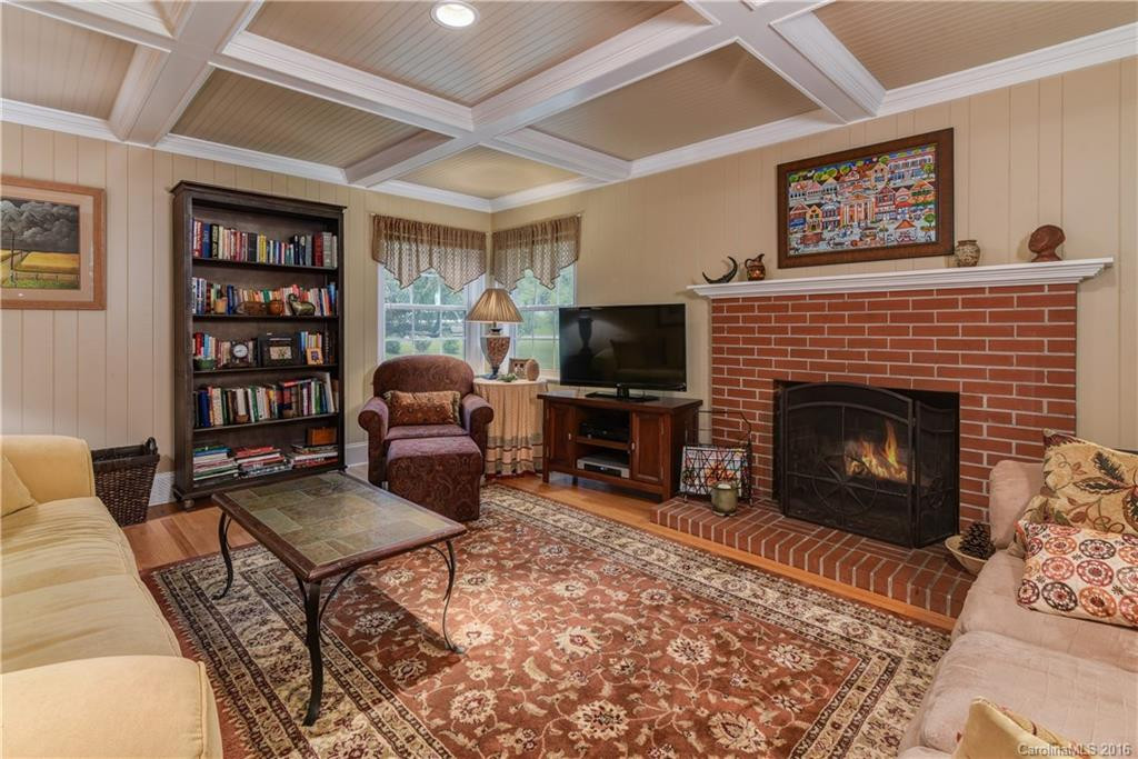 623 Ferncliff Lane - Photo 5