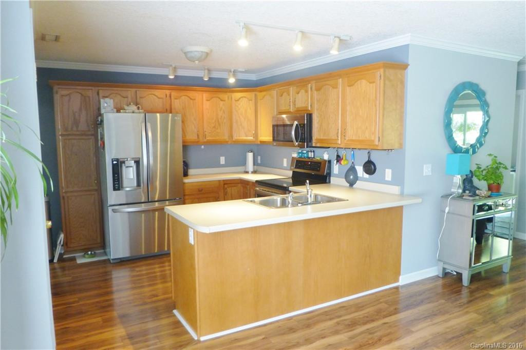 205 Waters Edge Drive #U205 - Photo 3