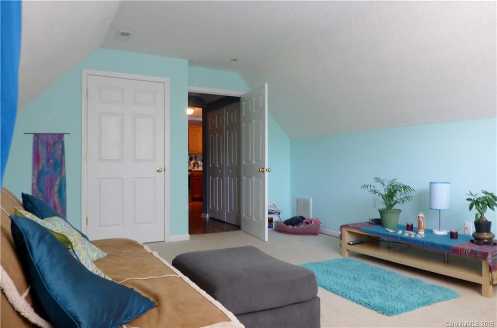 205 Waters Edge Drive #U205 - Photo 9