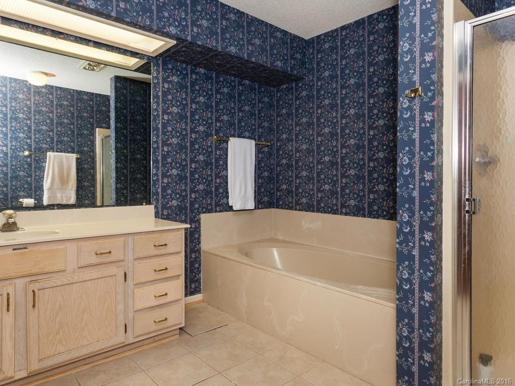 38 Red Oak Drive - Photo 13