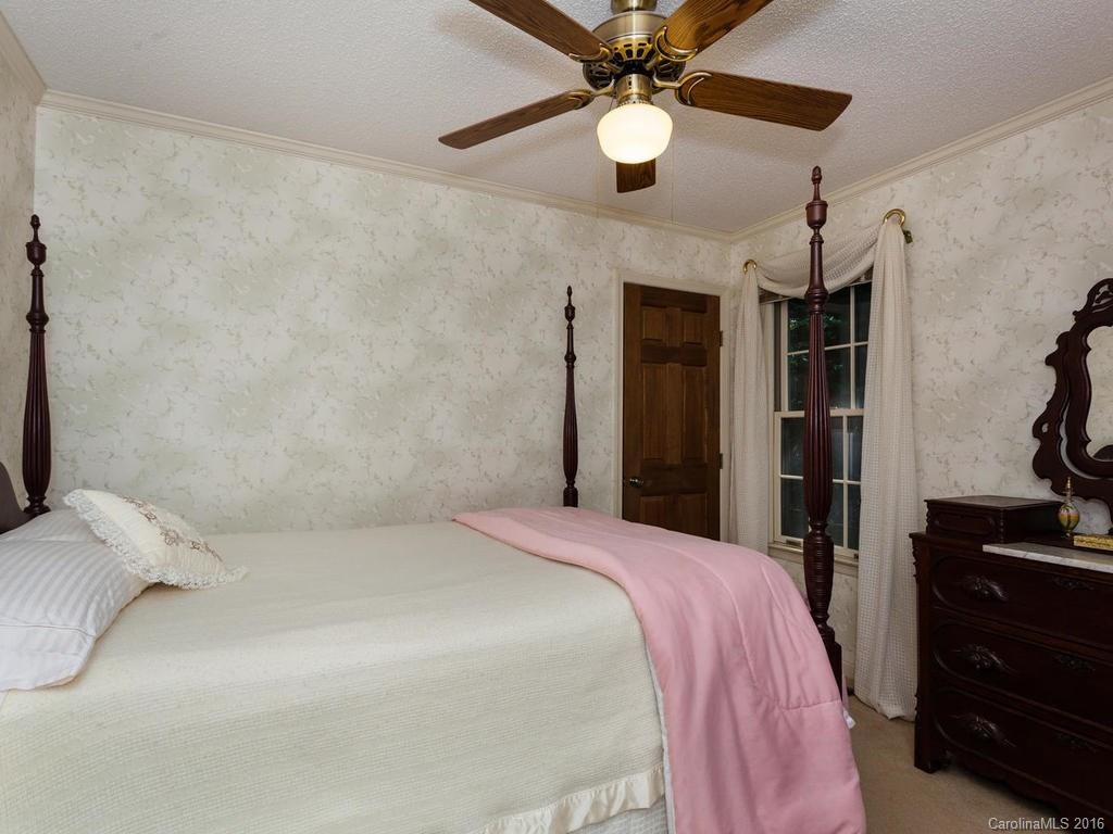 38 Red Oak Drive - Photo 15