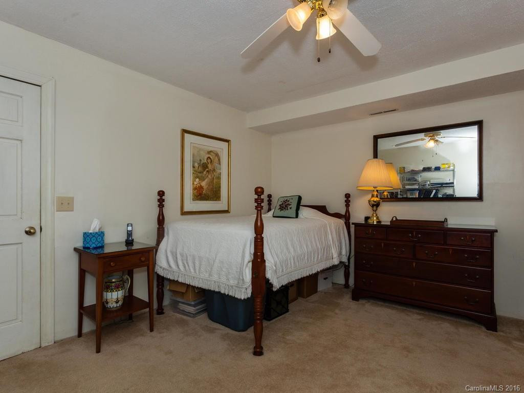 38 Red Oak Drive - Photo 16
