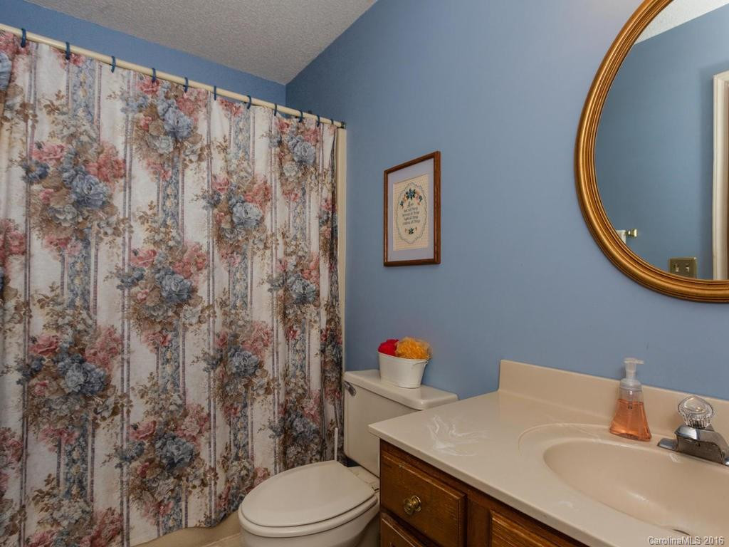 38 Red Oak Drive - Photo 19