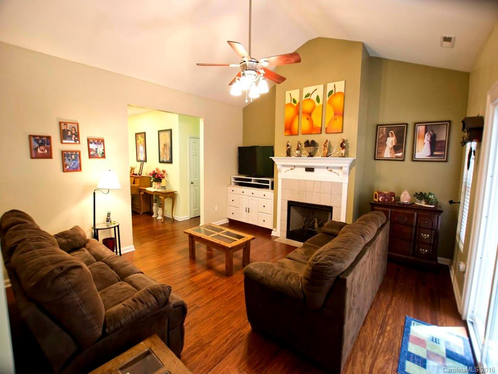 504 Fox Hollow Lane - Photo 4