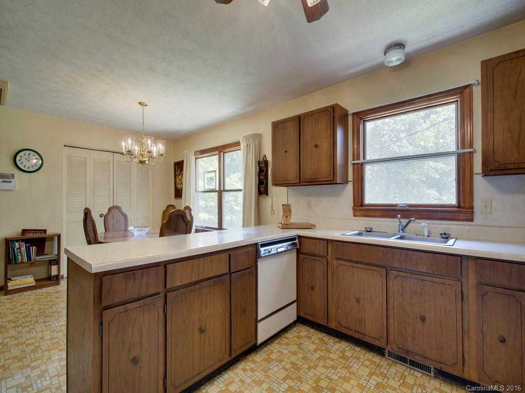 228 Hoopers Creek Road - Photo 3