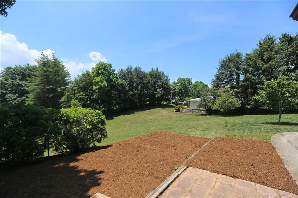 121 Oak Park Drive - Photo 2