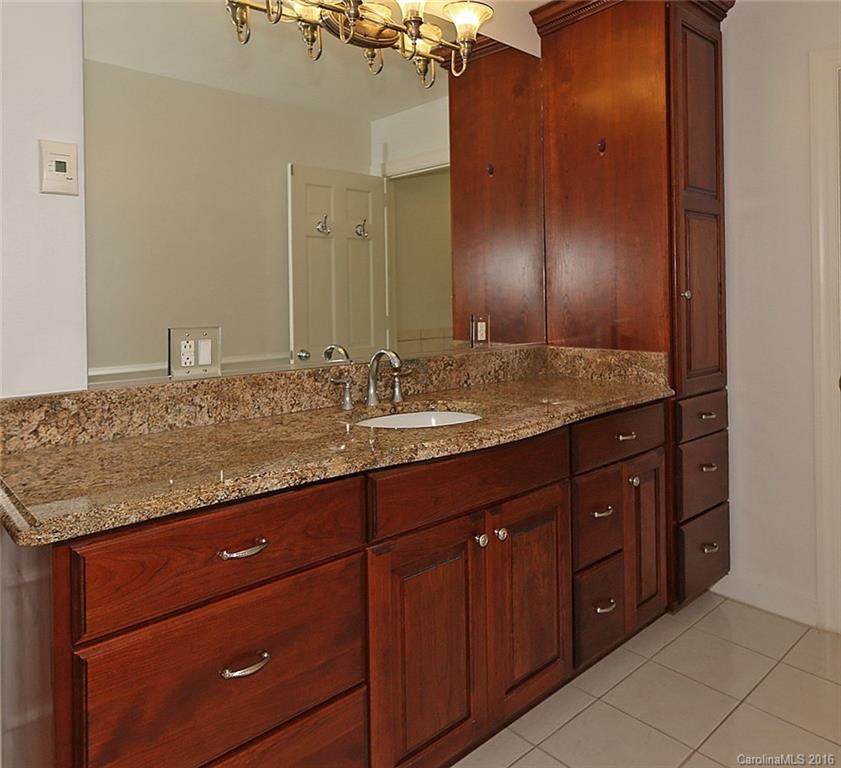 121 Oak Park Drive - Photo 12