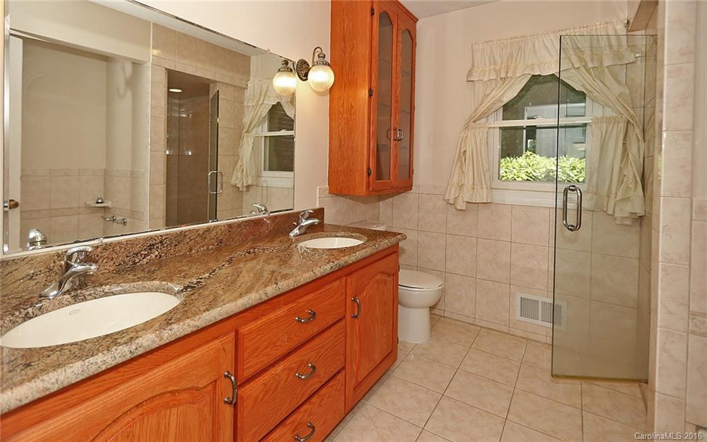 121 Oak Park Drive - Photo 15
