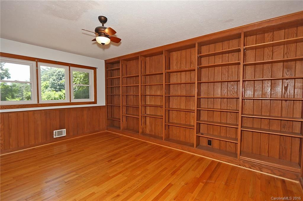 121 Oak Park Drive - Photo 17