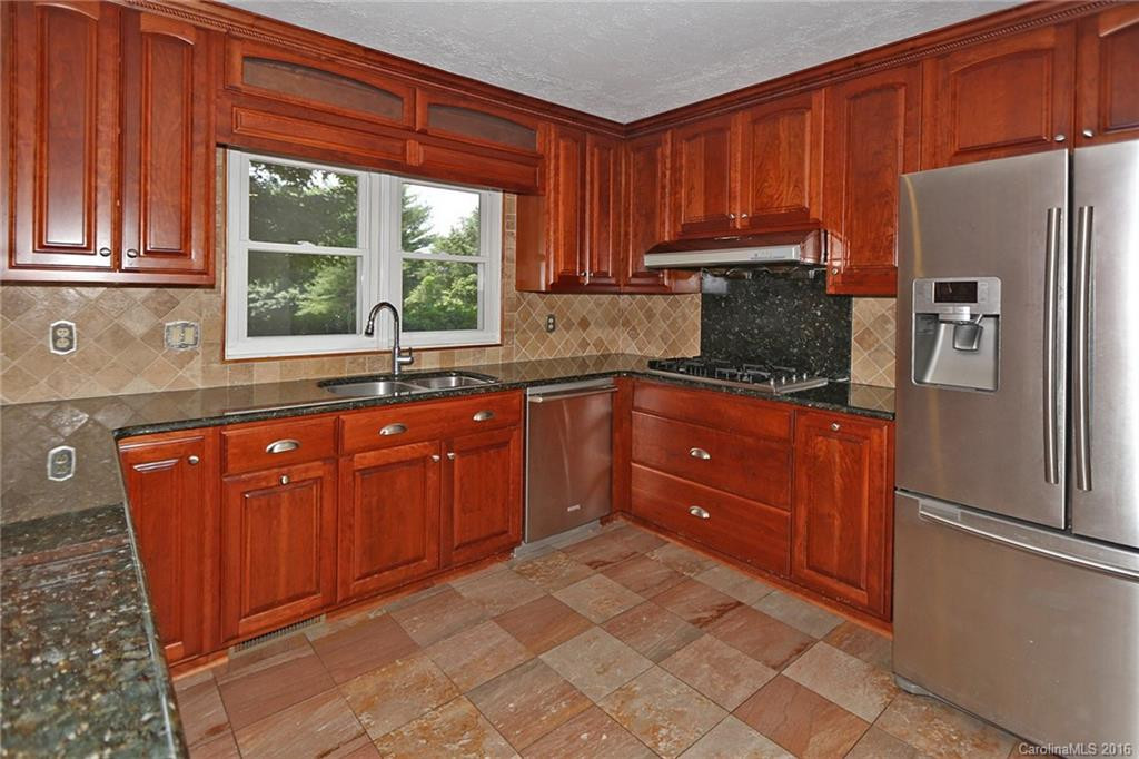 121 Oak Park Drive - Photo 6