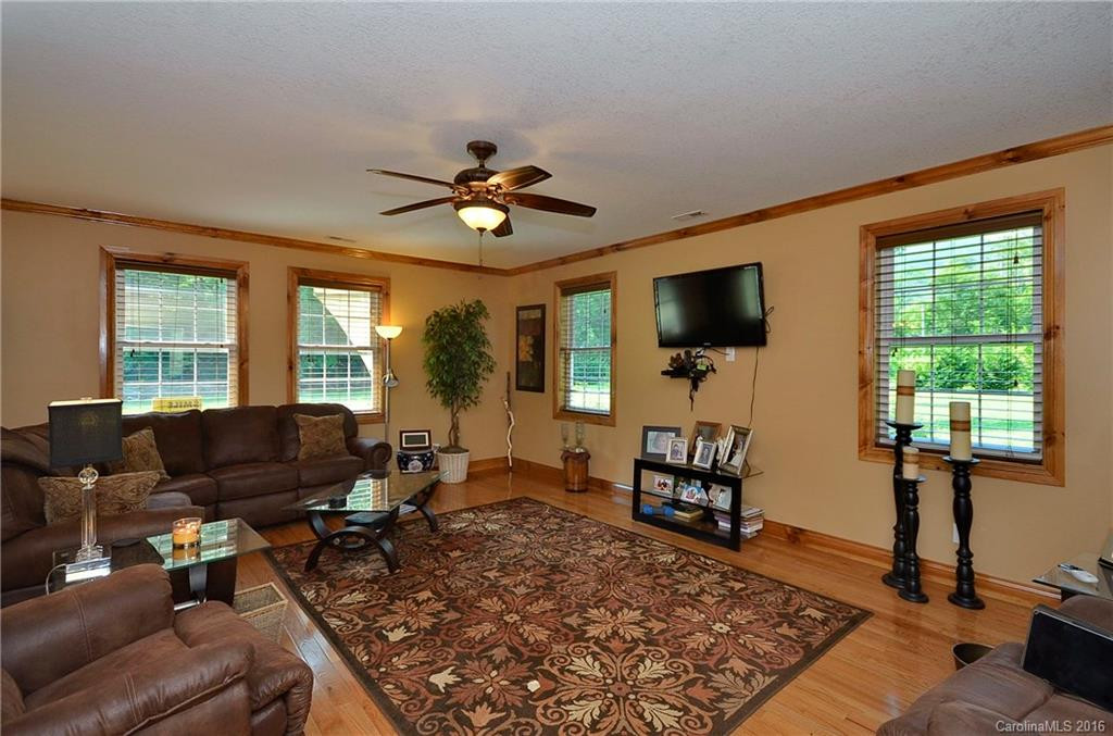 69 Beaverdam Loop - Photo 4
