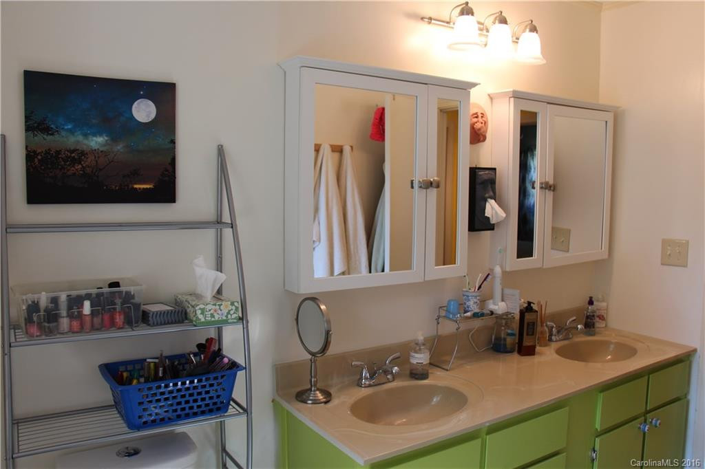 1106 Justice Street - Photo 15