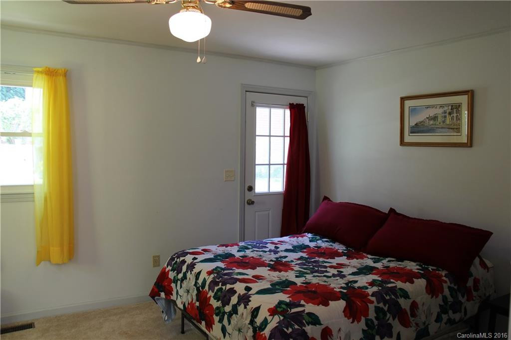 1106 Justice Street - Photo 17