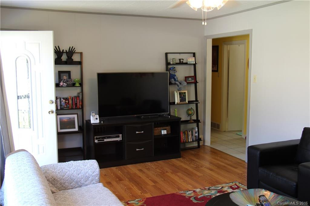 1106 Justice Street - Photo 4