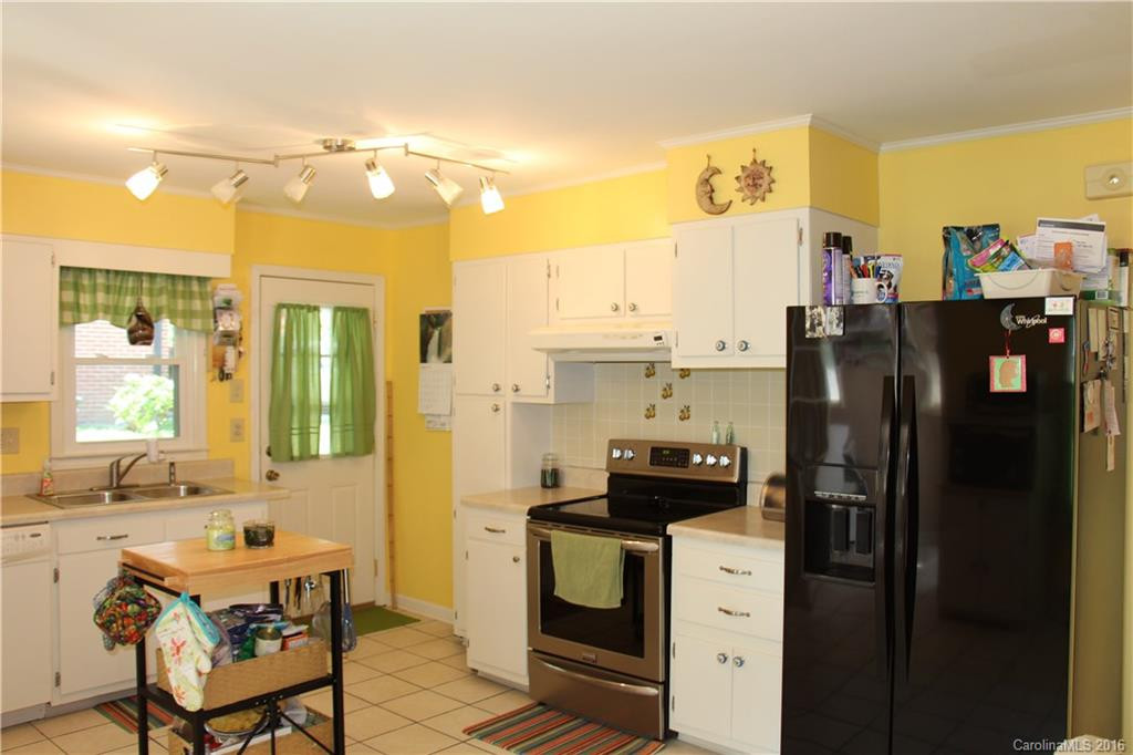 1106 Justice Street - Photo 7
