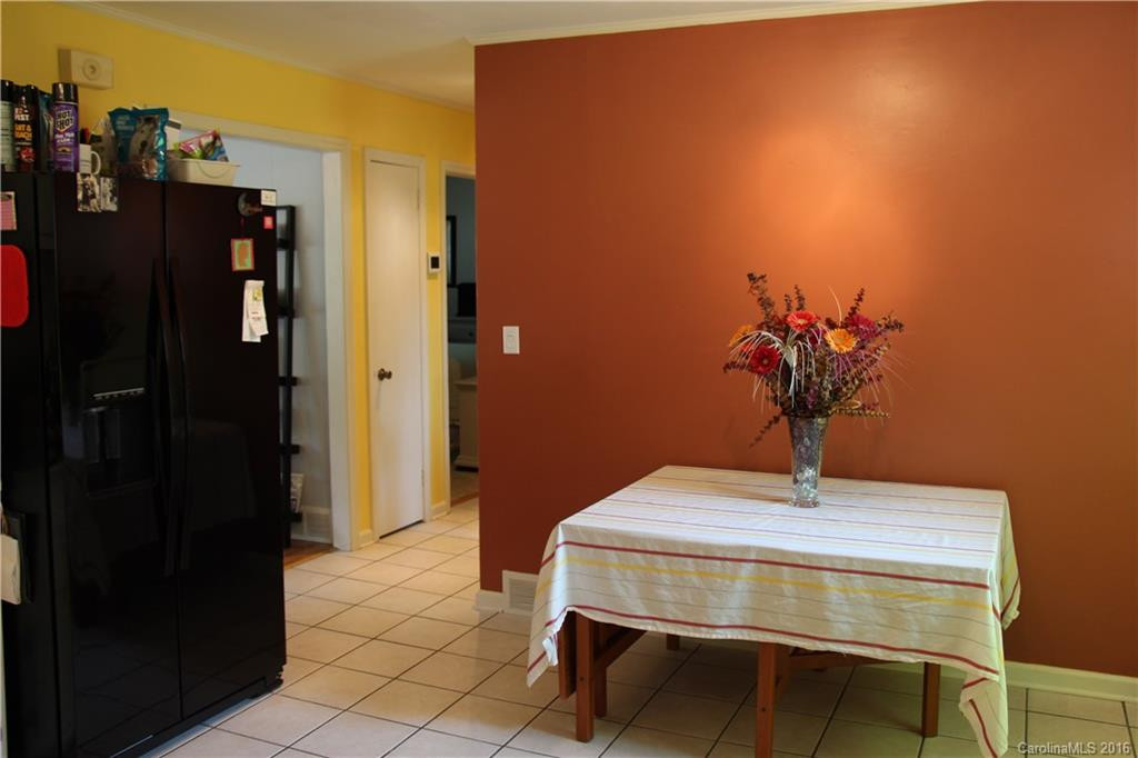1106 Justice Street - Photo 9