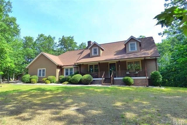 2686 Knob Mountain Drive