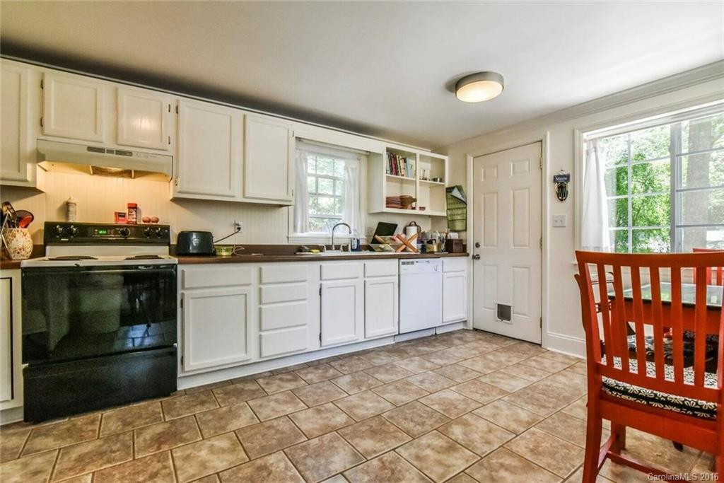 710 Azalea Avenue - Photo 5
