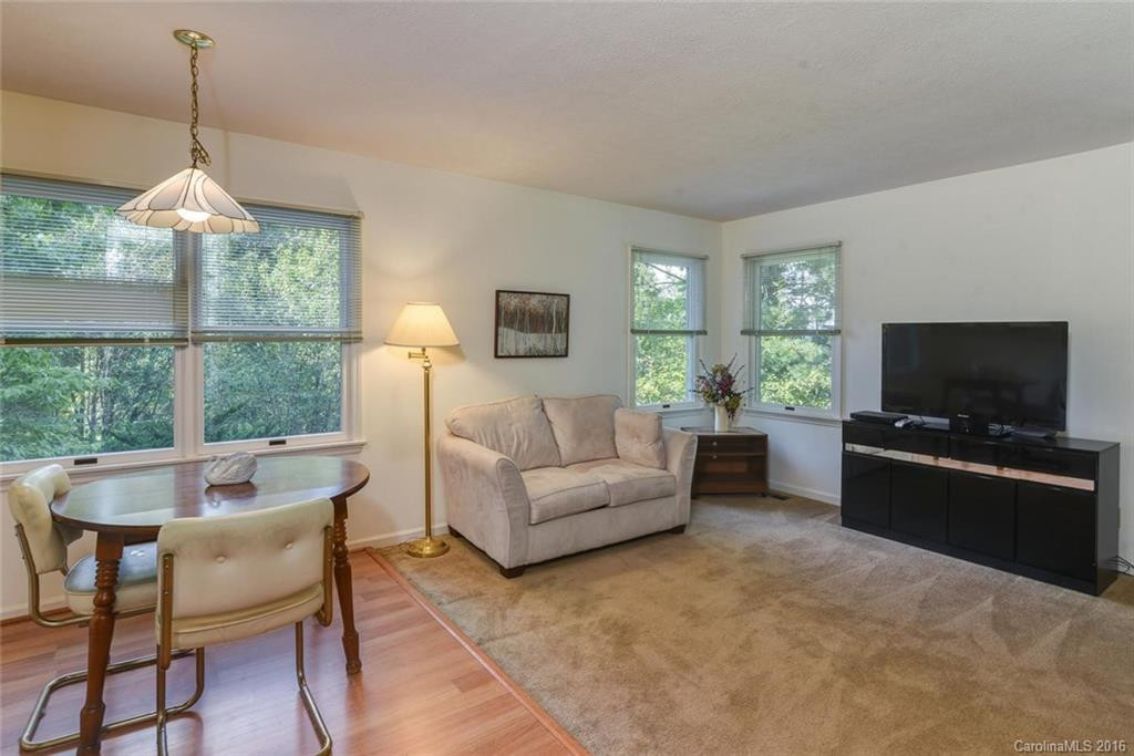 7 Governors Drive - Photo 7