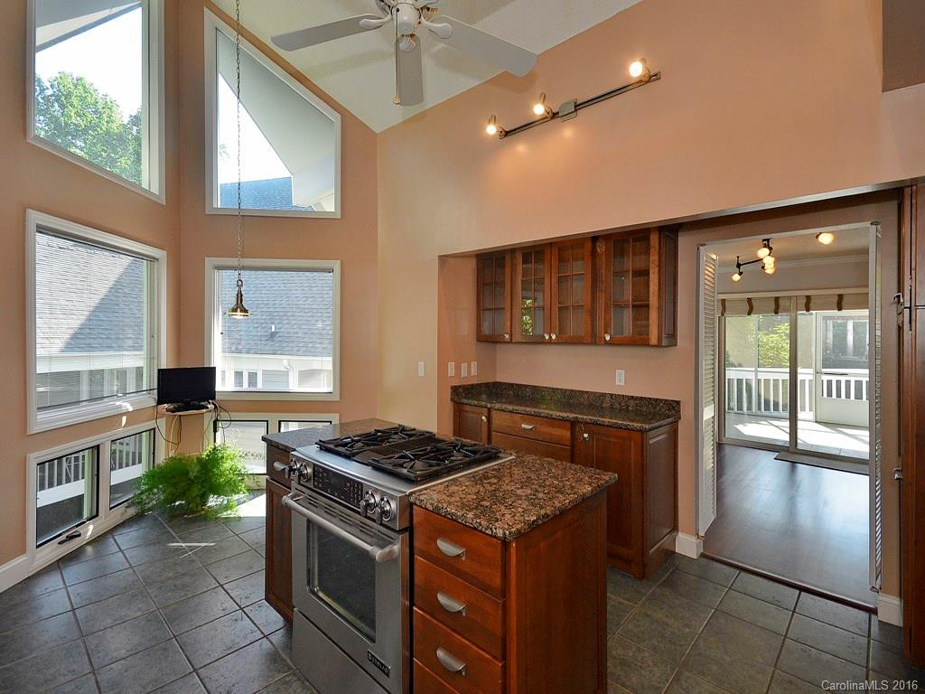 120 Overlook Drive #V-32 - Photo 10