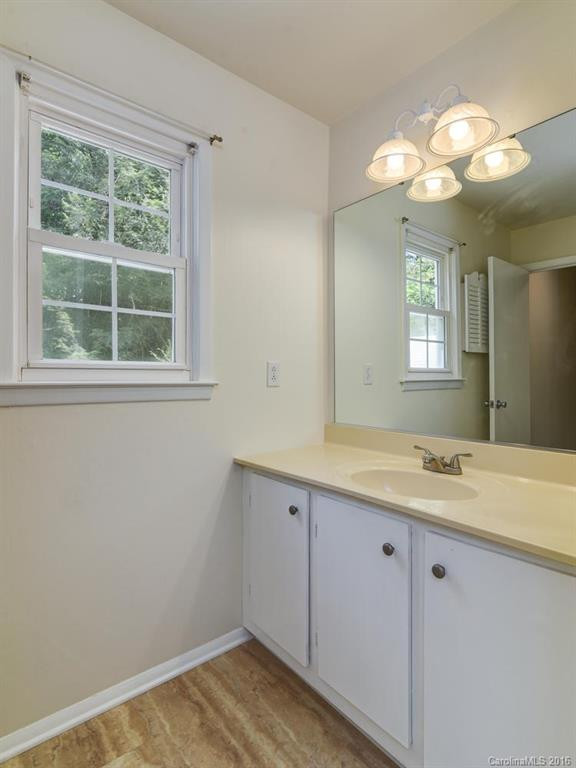 111 Summerglen Drive - Photo 16