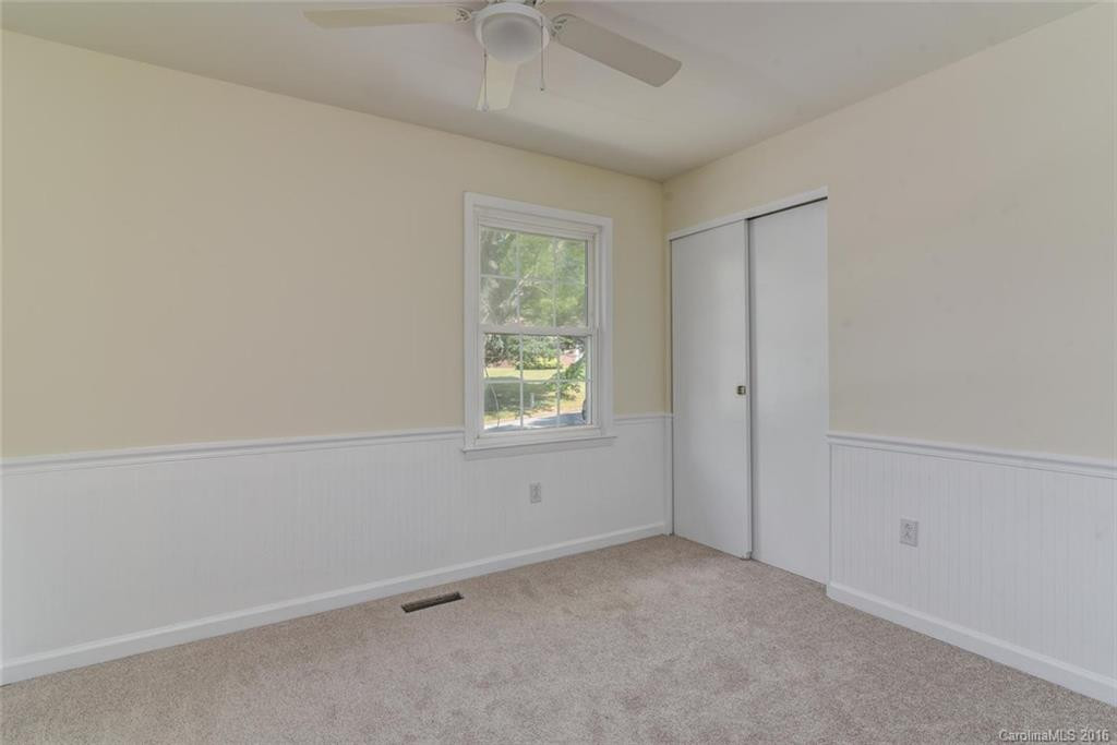 111 Summerglen Drive - Photo 18