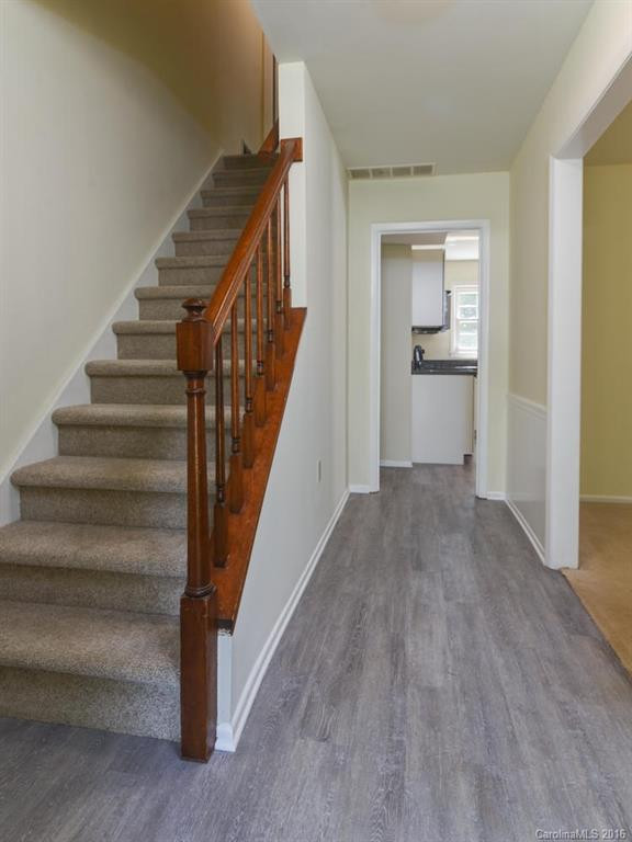 111 Summerglen Drive - Photo 4