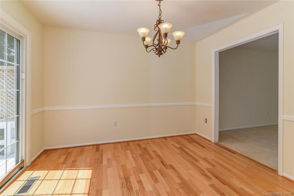 111 Summerglen Drive - Photo 6