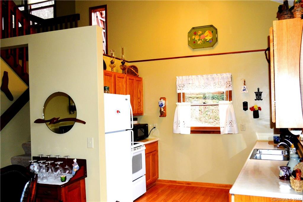 613 Summit Drive - Photo 13