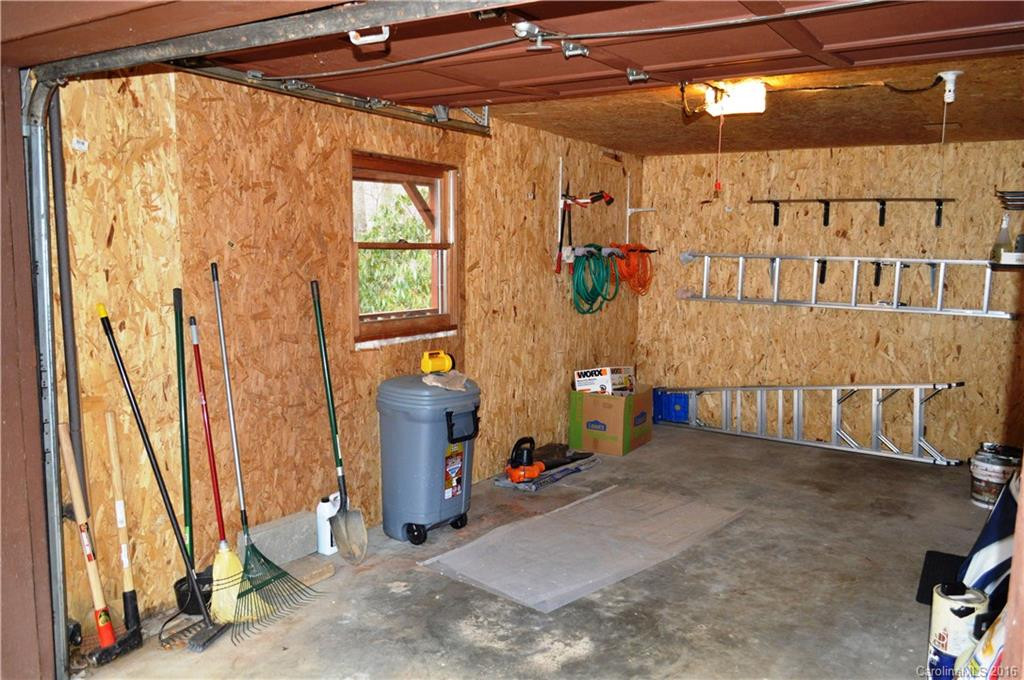 613 Summit Drive - Photo 24