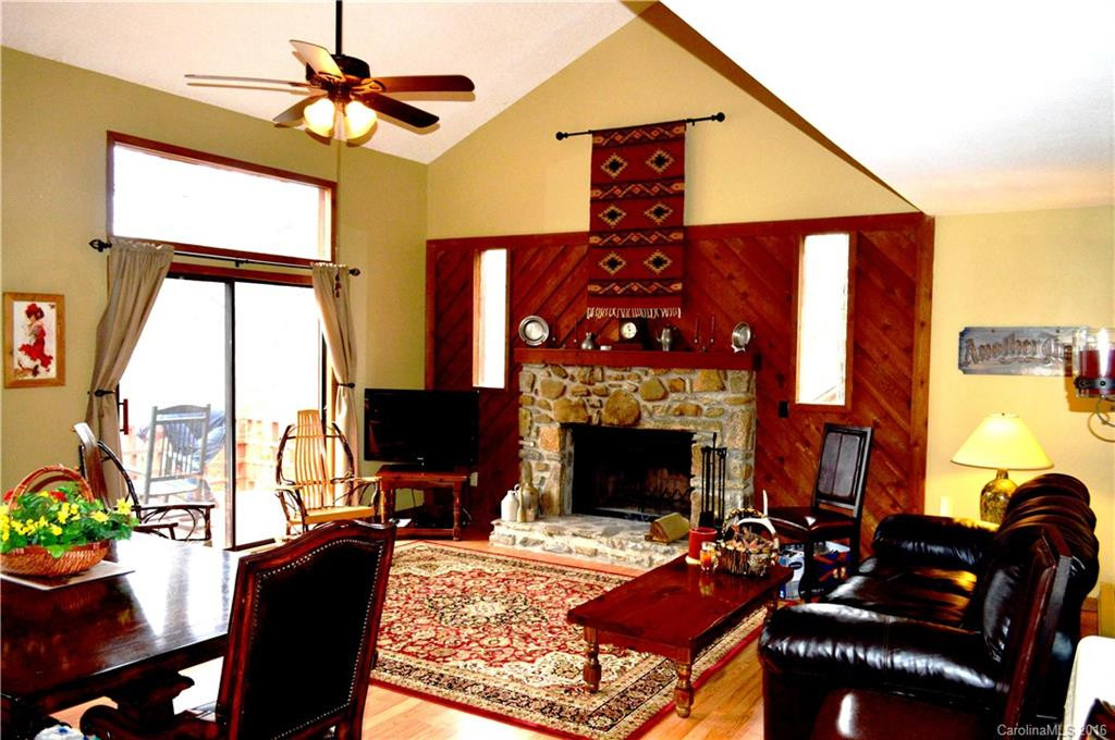 613 Summit Drive - Photo 4