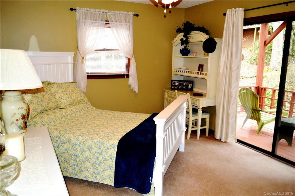 613 Summit Drive - Photo 8