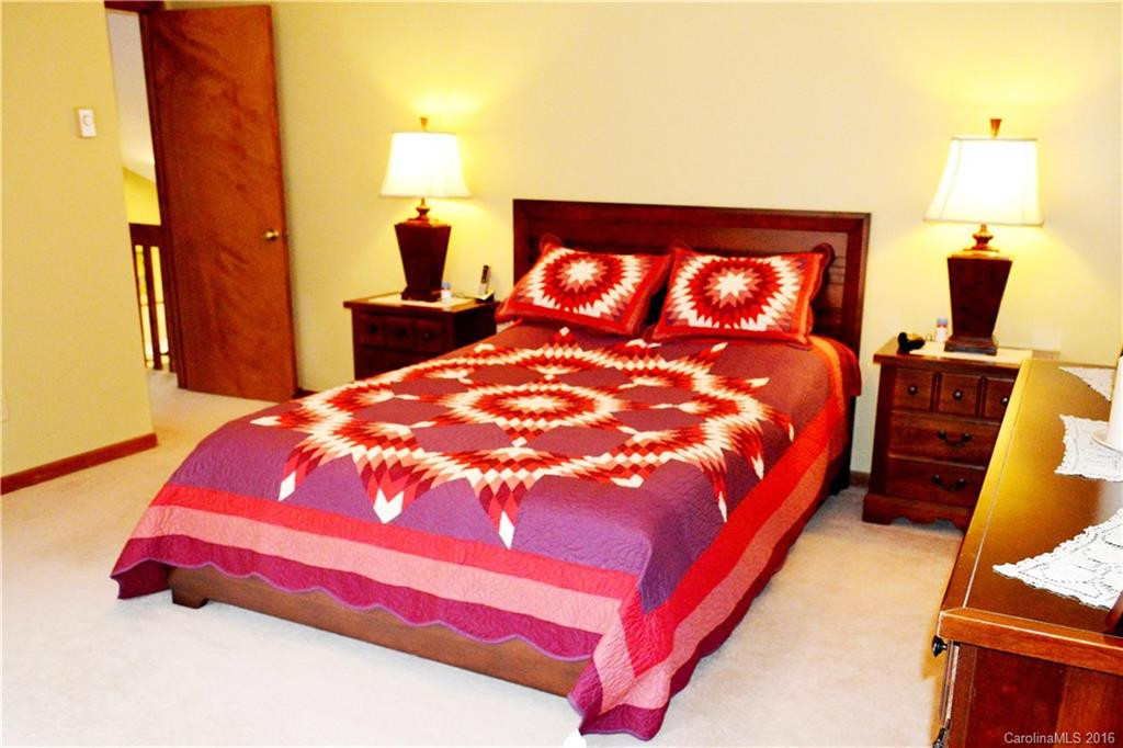 613 Summit Drive - Photo 9