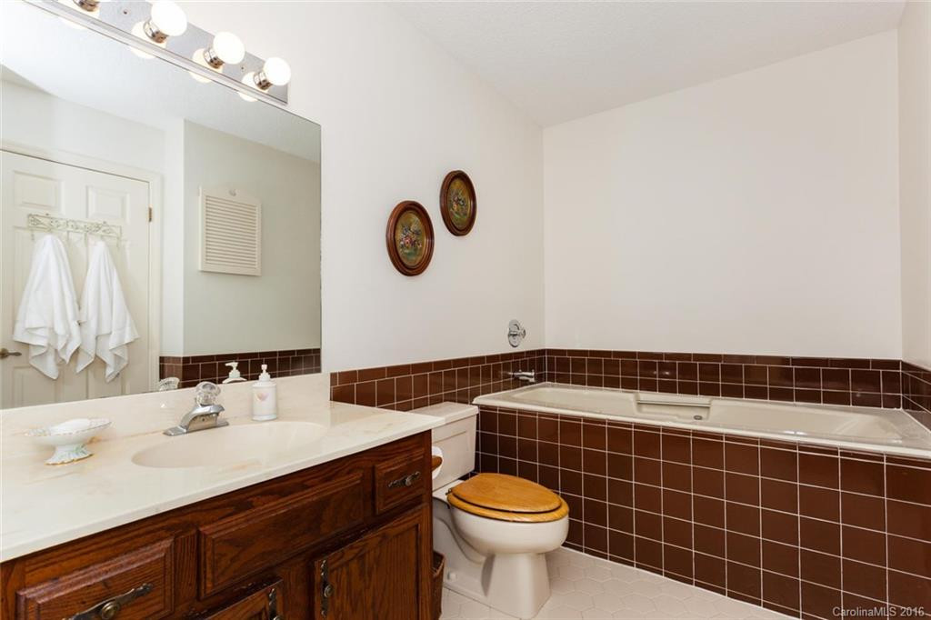 1704 Fleetwood Plaza #1704 - Photo 10