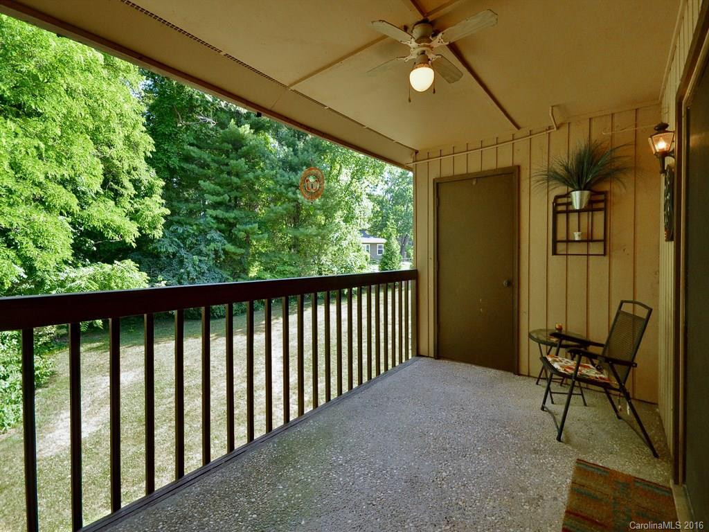 105 Pebble Creek Drive #J5 - Photo 2