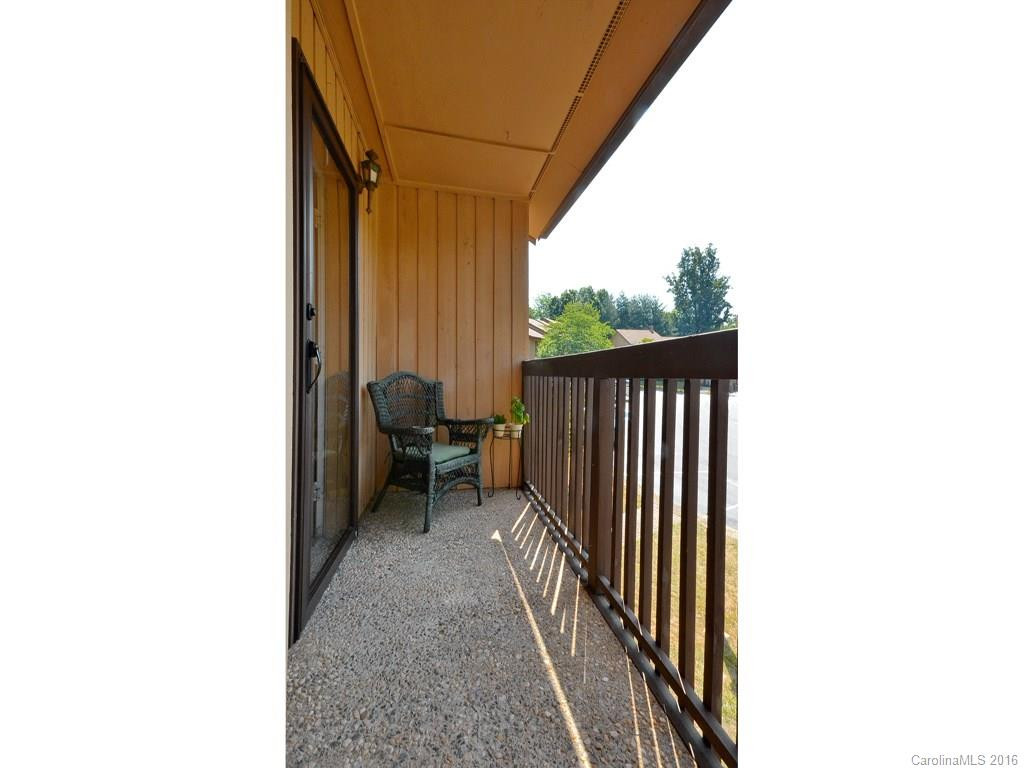 105 Pebble Creek Drive #J5 - Photo 11