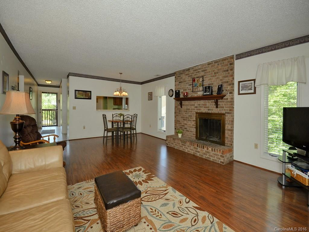 105 Pebble Creek Drive #J5 - Photo 4