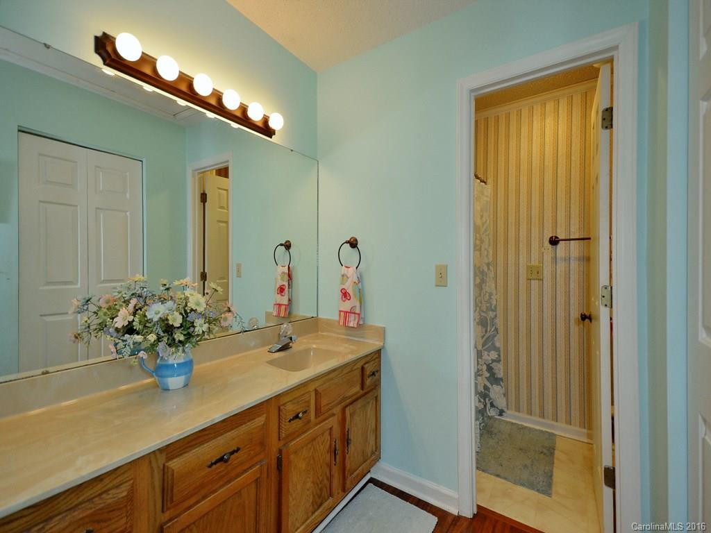 105 Pebble Creek Drive #J5 - Photo 8