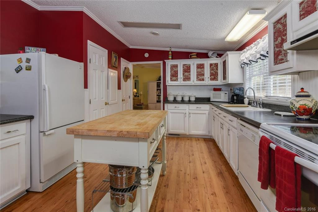 217 Fernstone Road - Photo 10