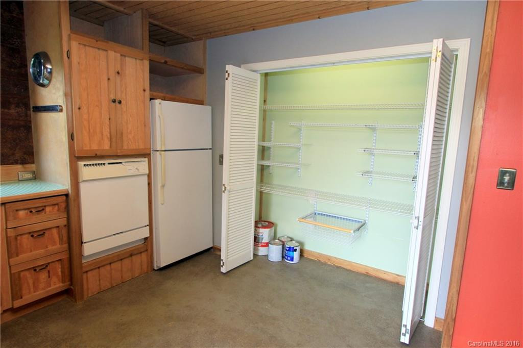 1082 Sweet Hollow Road - Photo 11